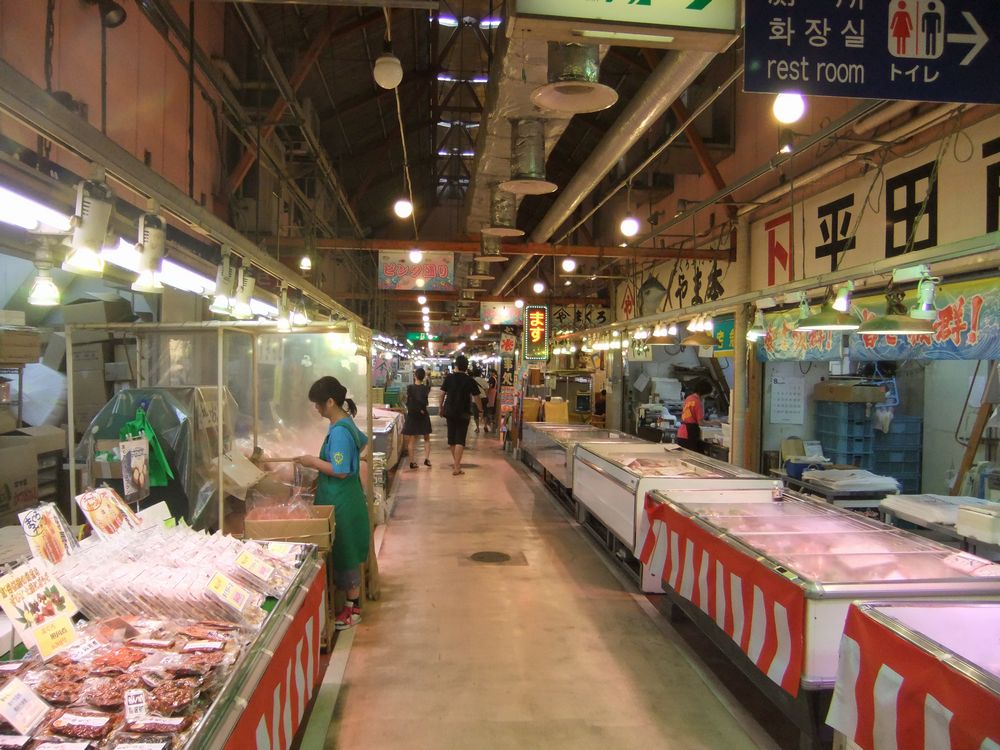 静岡最大級の魚卸売り市場 焼津さかなセンター で刺身三昧