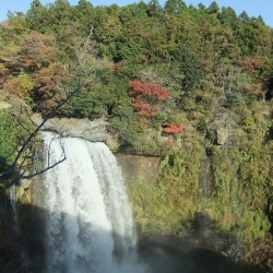 音止めの滝