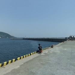 熱海港岸壁